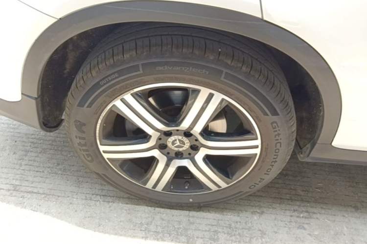 Used Mercedes-Benz GLC Coupe 2022 Refreshed GLC 260 4MATIC Coupe SUV Right Rear Wheel Hub