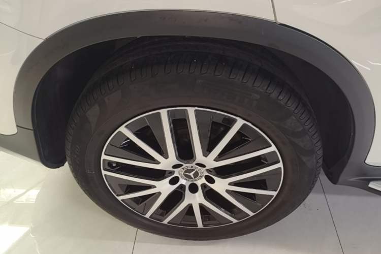 Used Mercedes-Benz GLC Coupe 2022 Refreshed GLC 300 4MATIC Coupe SUV Right Rear Wheel Hub