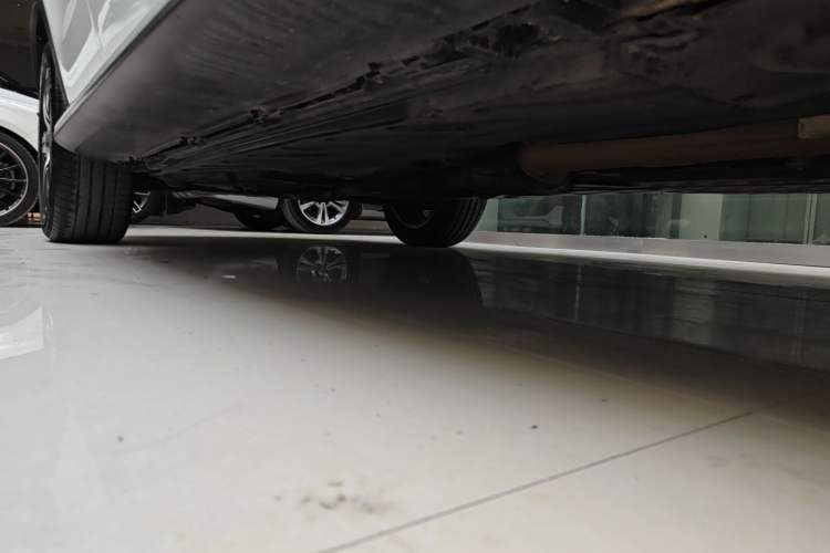 Used Mercedes-Benz GLC Coupe 2022 Refreshed GLC 260 4MATIC Coupe SUV Right Side Sill