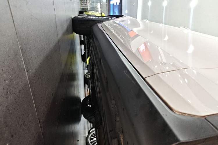Used Mercedes-Benz GLC Coupe 2022 Refreshed GLC 260 4MATIC Coupe SUV Right Side Sill