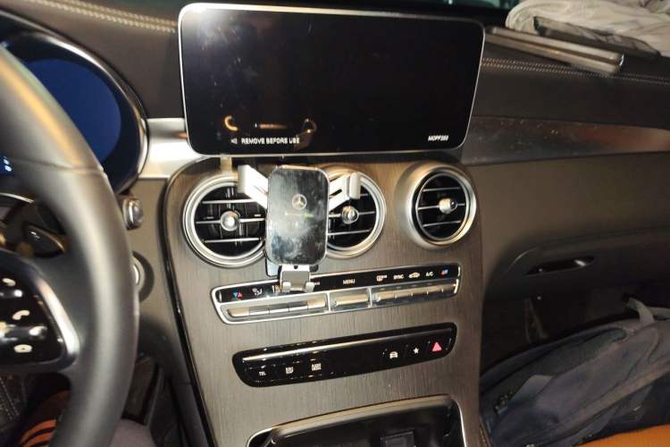 Used Mercedes-Benz GLC Coupe 2023 GLC 300 4MATIC Coupe SUV Audio And AC Panel