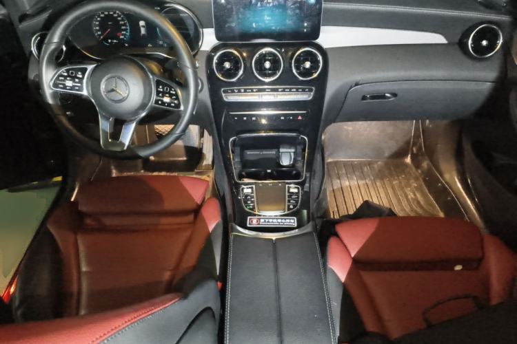 Used Mercedes-Benz GLC Coupe 2023 GLC 260 4MATIC Coupe SUV Center Console