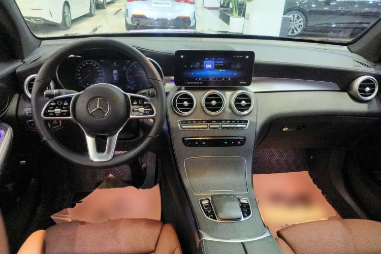 Used Mercedes-Benz GLC Coupe 2023 GLC 300 4MATIC Coupe SUV Center Console