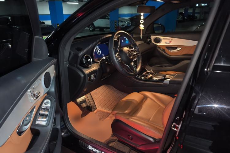Used Mercedes-Benz GLC Coupe 2023 GLC 260 4MATIC Coupe SUV Driver Seat