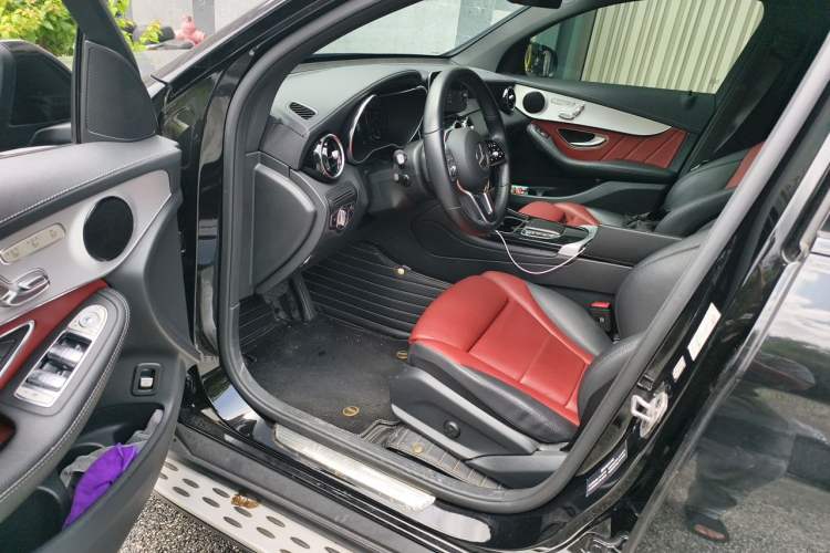 Used Mercedes-Benz GLC Coupe 2023 GLC 260 4MATIC Coupe SUV Driver Seat