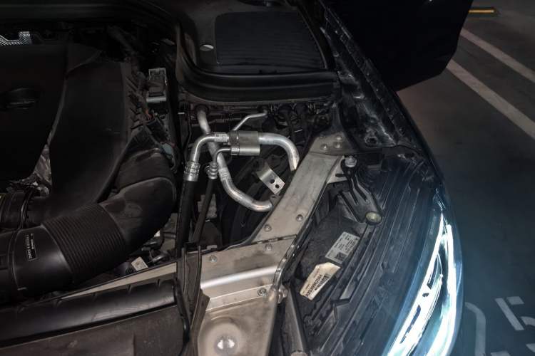 Used Mercedes-Benz GLC Coupe 2023 GLC 260 4MATIC Coupe SUV Engine Bay Left