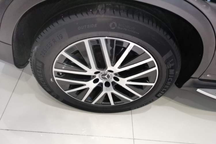 Used Mercedes-Benz GLC Coupe 2023 GLC 260 4MATIC Coupe SUV Exterior 5