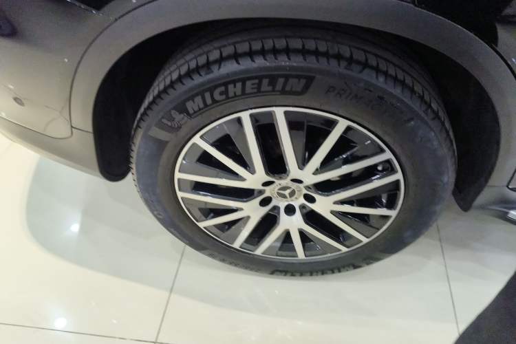 Used Mercedes-Benz GLC Coupe 2023 GLC 300 4MATIC Coupe SUV Exterior 5