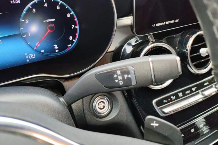 Used Mercedes-Benz GLC Coupe 2023 GLC 260 4MATIC Coupe SUV Gear Lever