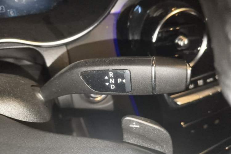 Used Mercedes-Benz GLC Coupe 2023 GLC 260 4MATIC Coupe SUV Gear Lever