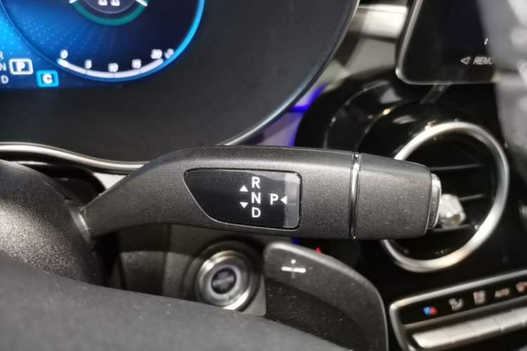 Used Mercedes-Benz GLC Coupe 2023 GLC 260 4MATIC Coupe SUV Gear Lever