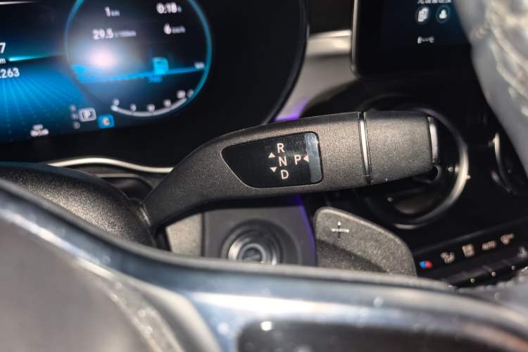 Used Mercedes-Benz GLC Coupe 2023 GLC 260 4MATIC Coupe SUV Gear Lever
