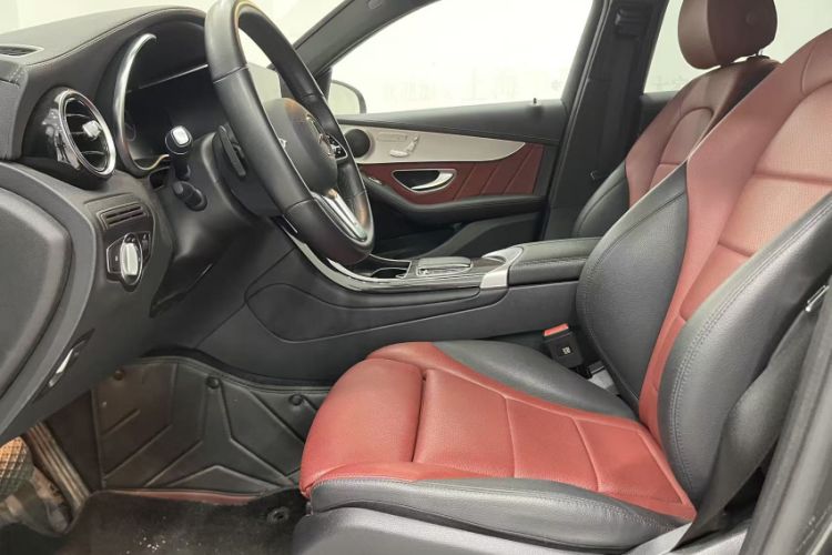 Used Mercedes-Benz GLC Coupe 2023 GLC 260 4MATIC Coupe SUV Interior 3