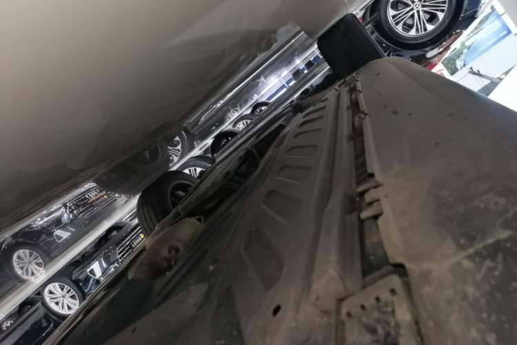 Used Mercedes-Benz GLC Coupe 2023 GLC 260 4MATIC Coupe SUV Left Side Sill