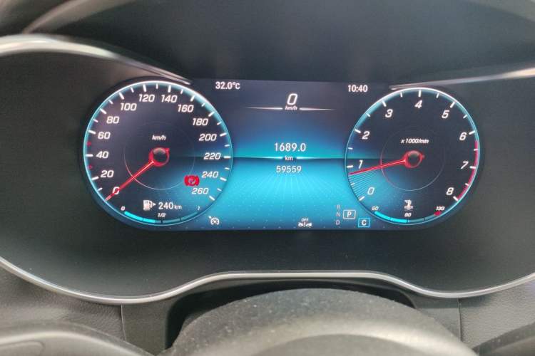 Used Mercedes-Benz GLC Coupe 2023 Refreshed GLC 260 4MATIC Coupe SUV Odometer Close Up