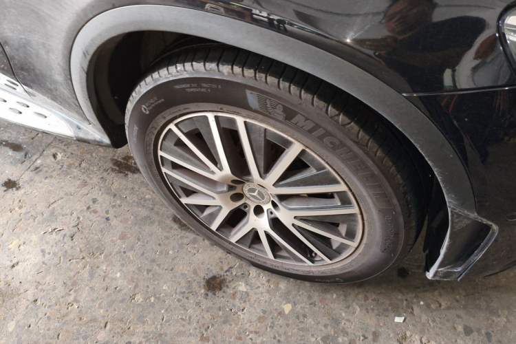 Used Mercedes-Benz GLC Coupe 2023 GLC 300 4MATIC Coupe SUV Right Front Wheel Hub