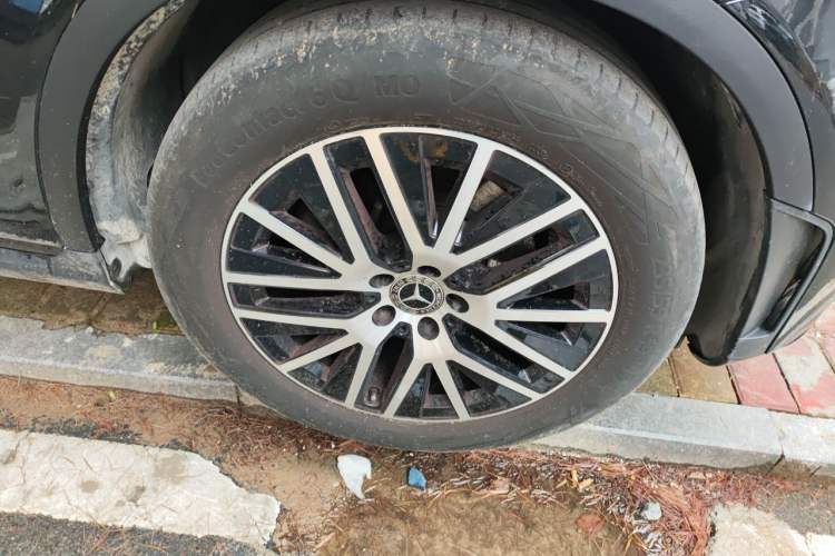 Used Mercedes-Benz GLC Coupe 2023 GLC 260 4MATIC Coupe SUV Right Front Wheel Hub