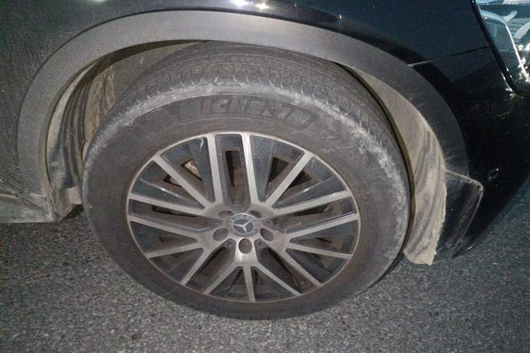 Used Mercedes-Benz GLC Coupe 2023 GLC 260 4MATIC Coupe SUV Right Front Wheel Hub