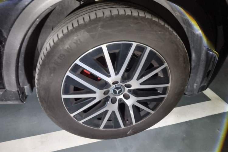 Used Mercedes-Benz GLC Coupe 2023 GLC 260 4MATIC Coupe SUV Right Front Wheel Hub
