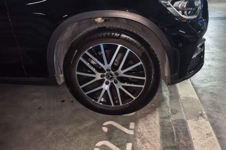 Used Mercedes-Benz GLC Coupe 2023 GLC 260 4MATIC Coupe SUV Right Front Wheel Hub