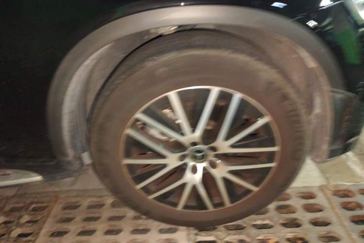 Used Mercedes-Benz GLC Coupe 2023 GLC 300 4MATIC Coupe SUV Right Front Wheel Hub