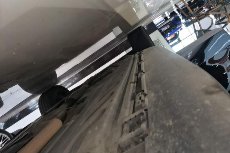 Used Mercedes-Benz GLC Coupe 2023 GLC 260 4MATIC Coupe SUV Right Side Sill