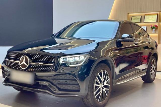 Ojetý Mercedes-Benz GLC Coupe 2023 GLC 300 4MATIC Coupe SUV