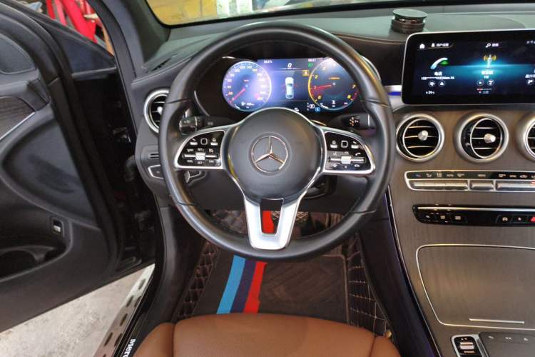 Used Mercedes-Benz GLC Coupe 2023 GLC 300 4MATIC Coupe SUV Steering Wheel