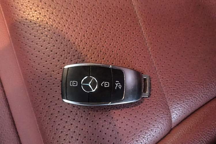 Used Mercedes-Benz GLC Coupe 2023 GLC 260 4MATIC Coupe SUV Vehicle Key