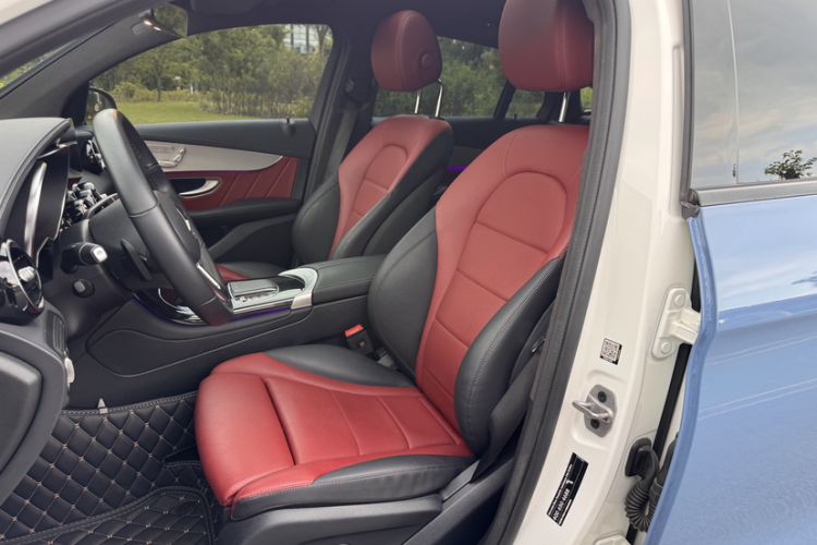 Used Mercedes-Benz GLC Coupe 2023 GLC 260 4MATIC Coupe SUV Interior 2