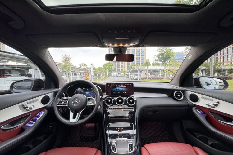 Used Mercedes-Benz GLC Coupe 2023 GLC 260 4MATIC Coupe SUV Interior 4