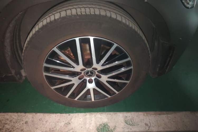 Used Mercedes-Benz GLC Coupe 2023 GLC 260 4MATIC Coupe SUV Right Front Wheel Hub