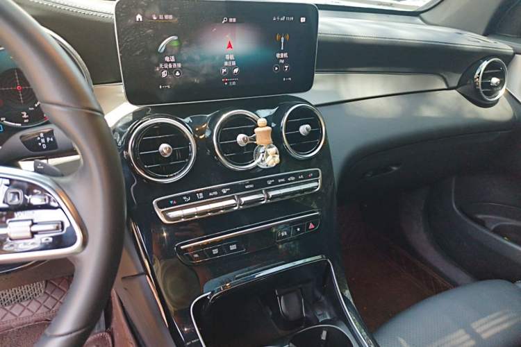 Used Mercedes-Benz GLC Coupe 2023 GLC 260 4MATIC Coupe SUV Audio And AC Panel