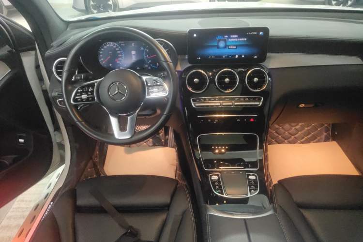 Used Mercedes-Benz GLC Coupe 2023 GLC 260 4MATIC Coupe SUV Audio And AC Panel