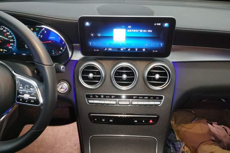 Used Mercedes-Benz GLC Coupe 2023 GLC 300 4MATIC Coupe SUV Audio And AC Panel