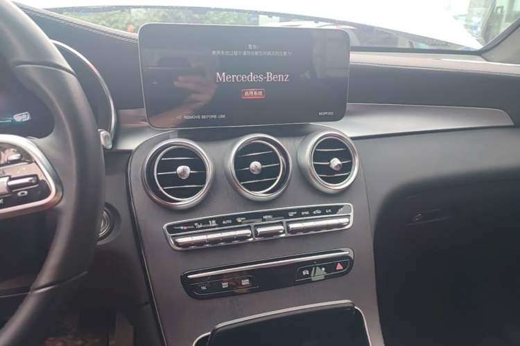 Used Mercedes-Benz GLC Coupe 2023 GLC 300 4MATIC Coupe SUV Audio And AC Panel