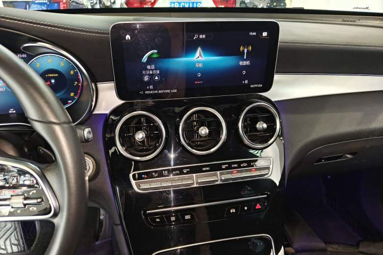 Used Mercedes-Benz GLC Coupe 2023 Refreshed GLC 260 4MATIC Coupe SUV Audio And AC Panel