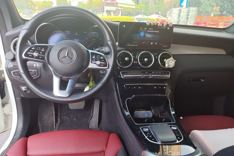 Used Mercedes-Benz GLC Coupe 2023 GLC 260 4MATIC Coupe SUV Center Console
