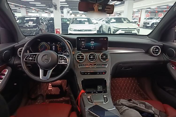 Used Mercedes-Benz GLC Coupe 2023 GLC 300 4MATIC Coupe SUV Center Console