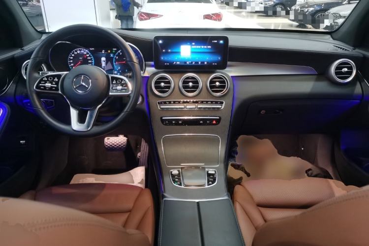 Used Mercedes-Benz GLC Coupe 2023 GLC 300 4MATIC Coupe SUV Center Console
