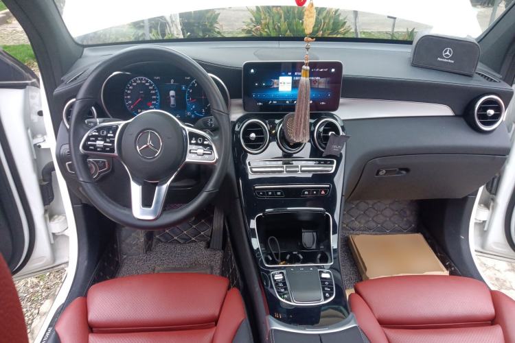 Used Mercedes-Benz GLC Coupe 2023 GLC 260 4MATIC Coupe SUV Center Console
