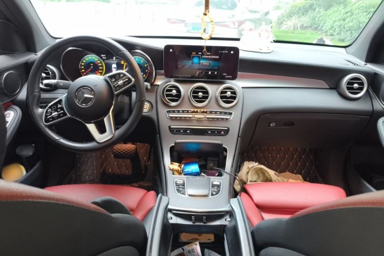 Used Mercedes-Benz GLC Coupe 2023 GLC 300 4MATIC Coupe SUV Center Console