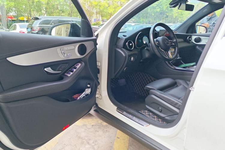 Used Mercedes-Benz GLC Coupe 2023 GLC 260 4MATIC Coupe SUV Driver Seat