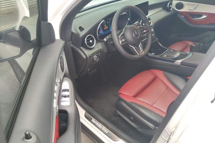 Used Mercedes-Benz GLC Coupe 2023 GLC 260 4MATIC Coupe SUV Driver Seat