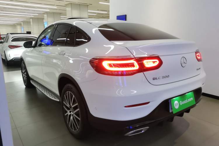 Used Mercedes-Benz GLC Coupe 2023 GLC 300 4MATIC Coupe SUV Exterior 2