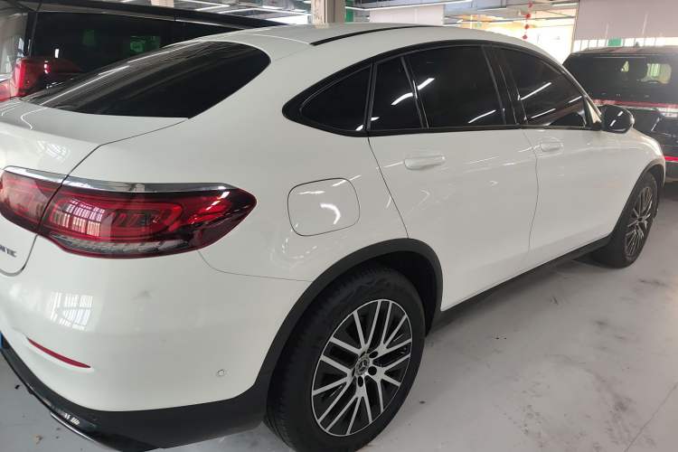 Used Mercedes-Benz GLC Coupe 2023 GLC 260 4MATIC Coupe SUV Exterior 5