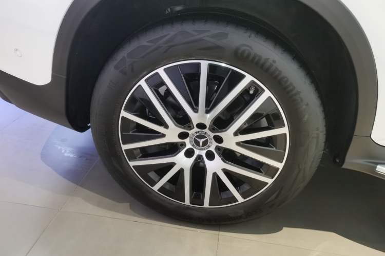 Used Mercedes-Benz GLC Coupe 2023 GLC 300 4MATIC Coupe SUV Exterior 5