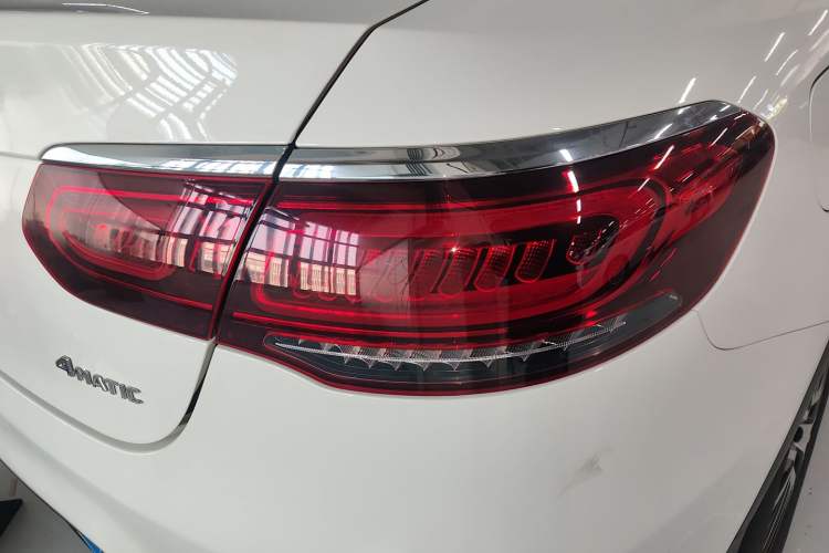 Used Mercedes-Benz GLC Coupe 2023 GLC 260 4MATIC Coupe SUV Exterior 6