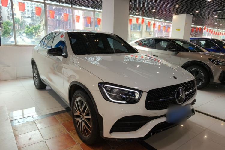 Used Mercedes-Benz GLC Coupe 2023 Refreshed GLC 260 4MATIC Coupe SUV Front Right 45 Deg