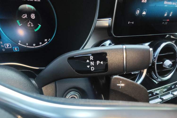 Used Mercedes-Benz GLC Coupe 2023 GLC 260 4MATIC Coupe SUV Gear Lever